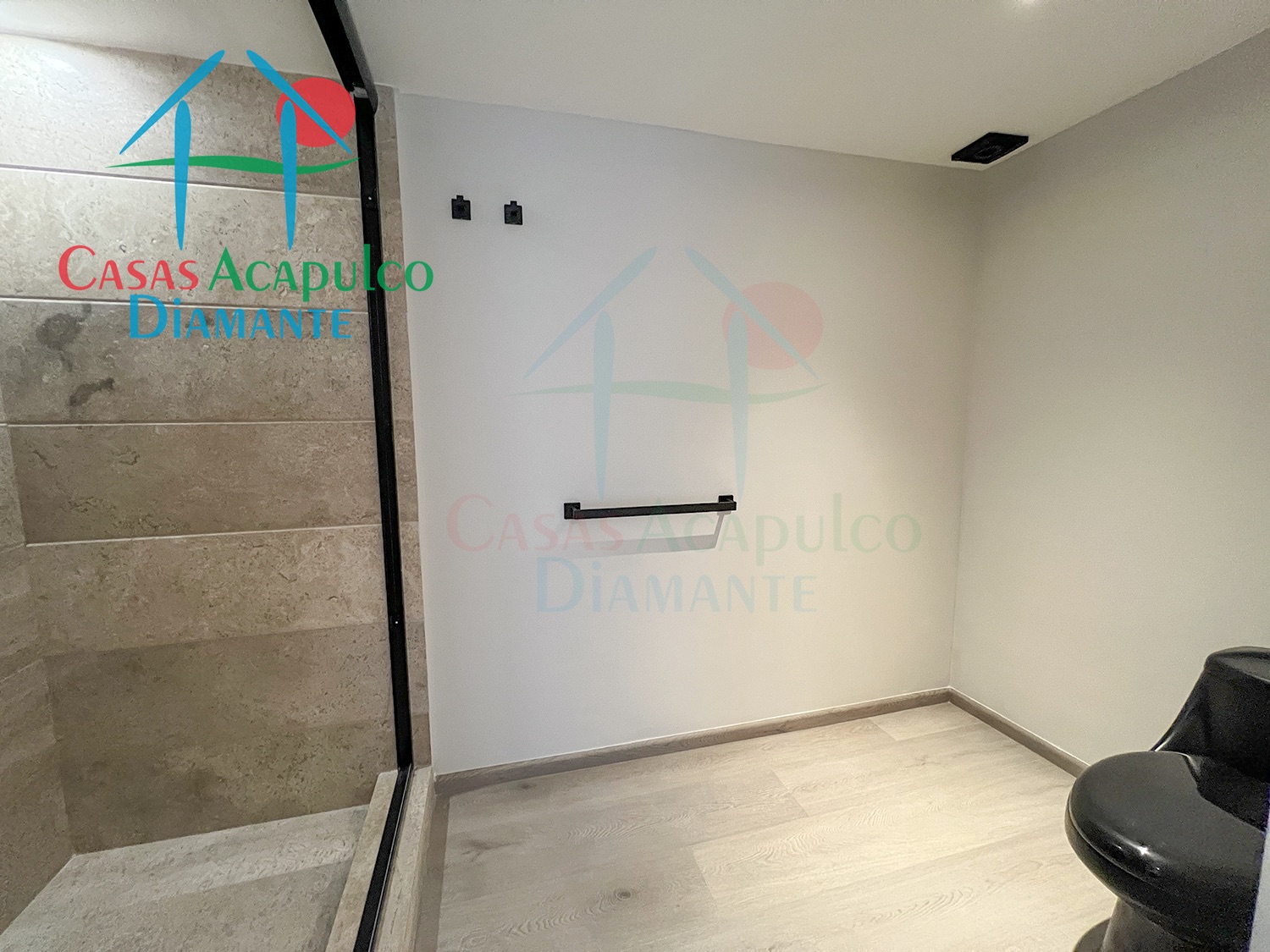 Romano Suites Hab 108-112 - Baño 1